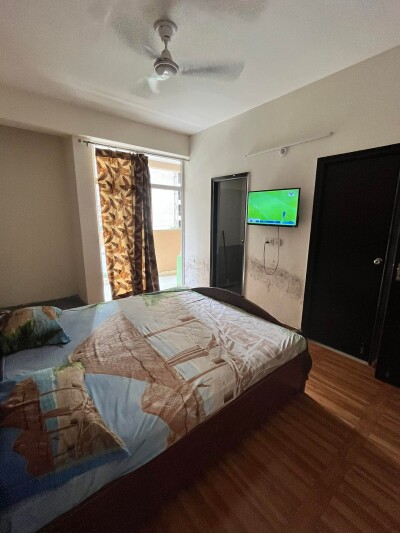 2 BHK apartment available in Gaur City 2 ,Noida
