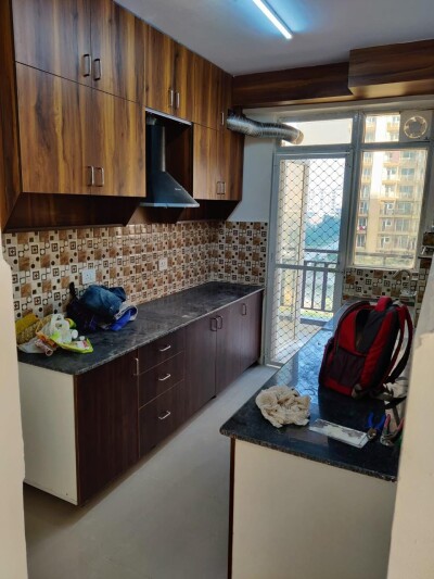 3 bhk semi furnished flat in Noida extension