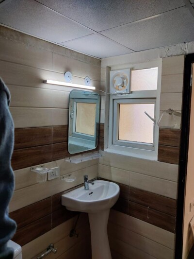 3 bhk semi furnished flat in Noida extension