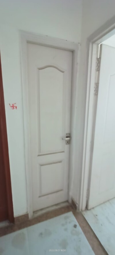 3 bhk semi furnished flat Sector 75 white house