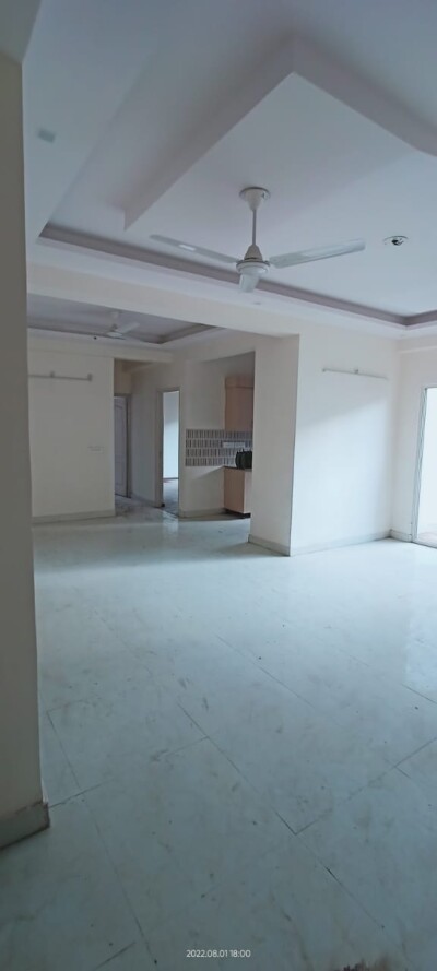 3 bhk semi furnished flat Sector 75 white house
