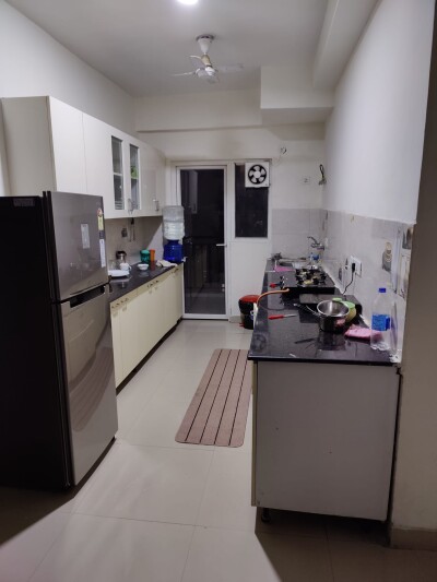 Airy 3bhk flat with attached balcony and separate personal bathroom for working female in Noida sector 75.