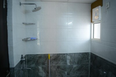 4 BHK FLAT  Fully furnished Apartment Sector 75 golf city plot 10-12