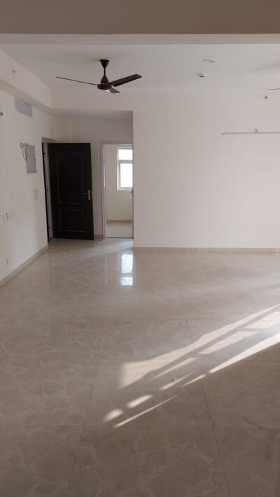 4 bhk semi furnished flat