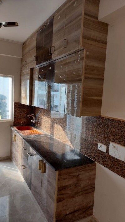 4 bhk semi furnished flat