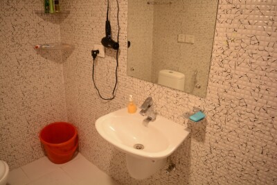 2bhk in Noida Room available sector 74