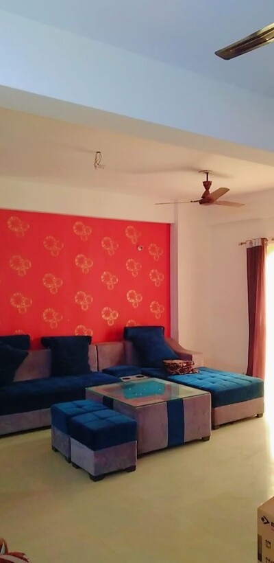 2bhk Room Available Sector 75 golf city plot 11