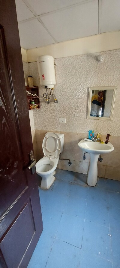 Master room ,Room available sector 75