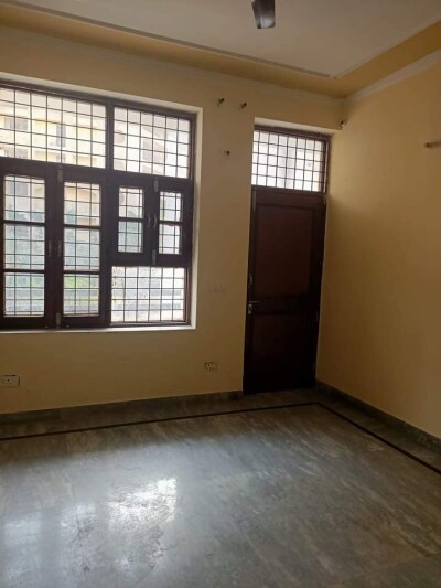 2 BHk In Noida Sector 11