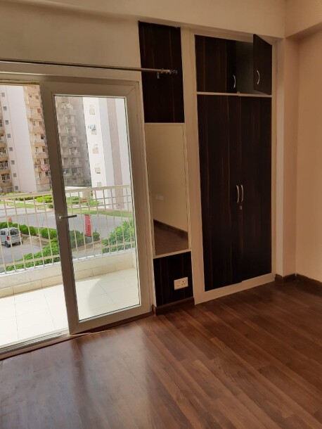 The Grand Ajnara Heritage 2bhk+1 in Noida-2